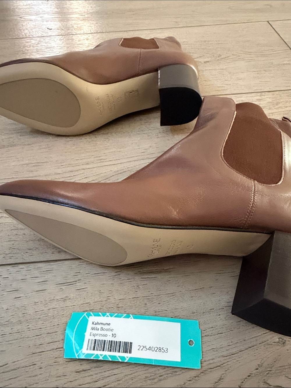 Sleek Brown Leather Chelsea Ankle Boots with Low Block Heel - Picture 3 of 4